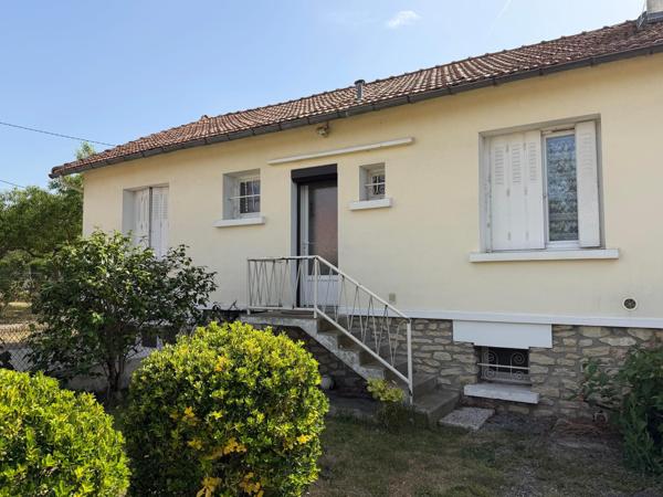 Dans le centre de DANGE SAINT ROMAIN pour investisseur