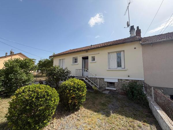 Dans le centre de DANGE SAINT ROMAIN pour investisseur