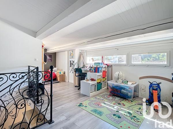 Maison à vendre 6 pièces 185 m² La Roque-d'Anthéron