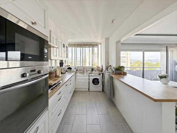 Appartement T3 rénové avec stationnement et extérieur