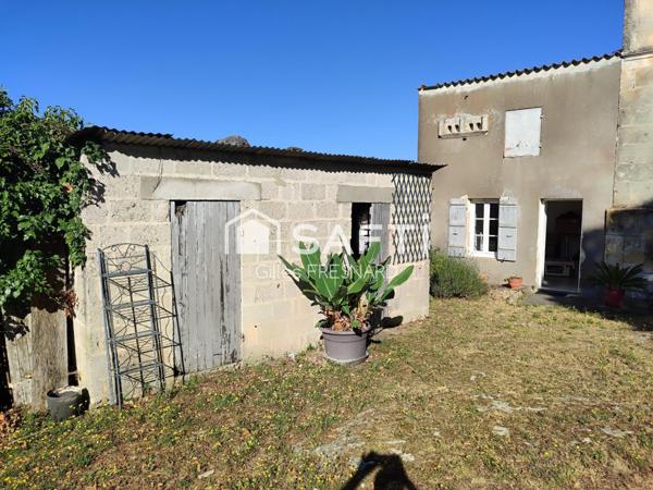 Magnifique charentaise avec gros potentiel, fenêtres PVC double vitrage