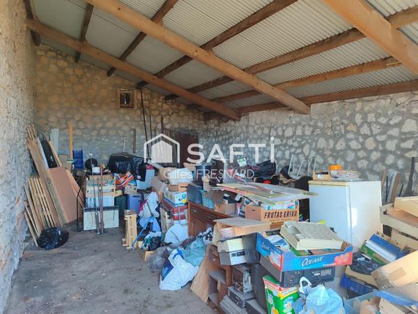 Magnifique charentaise avec gros potentiel, fenêtres PVC double vitrage