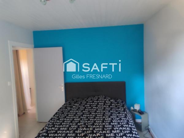 Magnifique charentaise avec gros potentiel, fenêtres PVC double vitrage