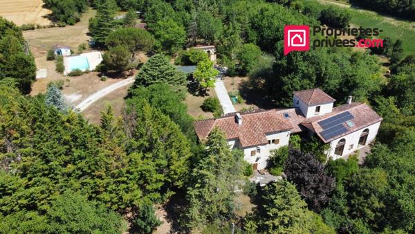46800 Montcuq -Propriété de caractère 420 m², 11 chambres, piscine et espace bien-être sur 2,5 ha