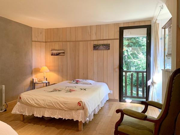 46800 Montcuq -Propriété de caractère 420 m², 11 chambres, piscine et espace bien-être sur 2,5 ha