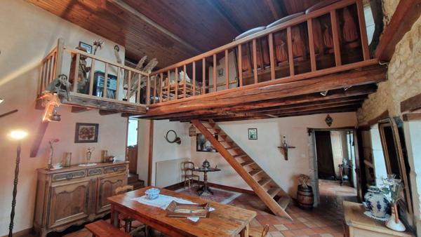 Maison en pierre Cherveux 5 pièces 126 m²