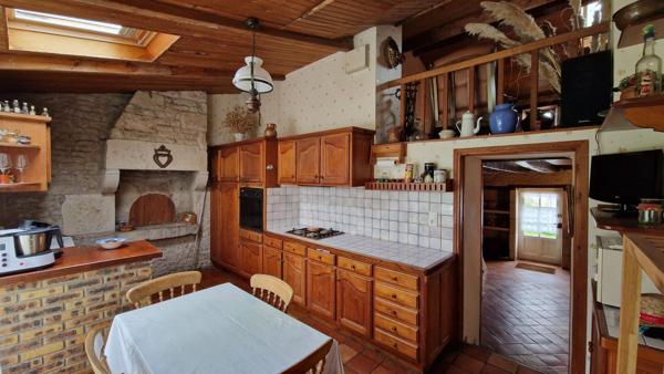 Maison en pierre Cherveux 5 pièces 126 m²