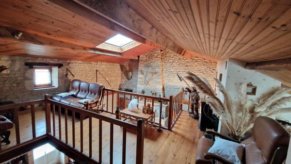 Maison en pierre Cherveux 5 pièces 126 m²