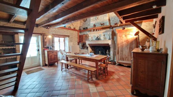 Maison en pierre Cherveux 5 pièces 126 m²