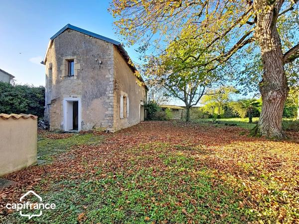 SAINTE VERGE (79) Longère de 195M2 et Maison d'amis