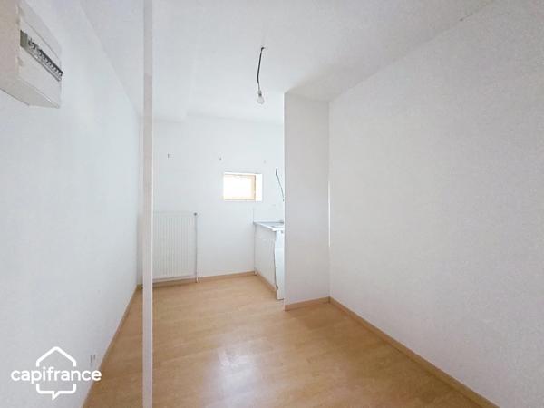 SAINTE VERGE (79) Longère de 195M2 et Maison d'amis