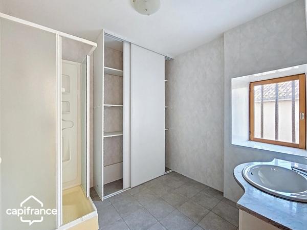 SAINTE VERGE (79) Longère de 195M2 et Maison d'amis