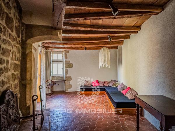 Gourdon (71690) Un lieu chargé d’histoire au cœur de la Bourgogne – à moins de 2h de Paris