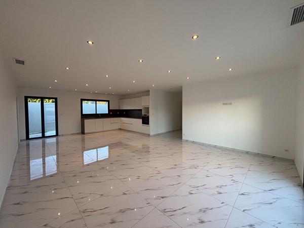 Maison contemporaine proche de CARCASSONNE avec garage