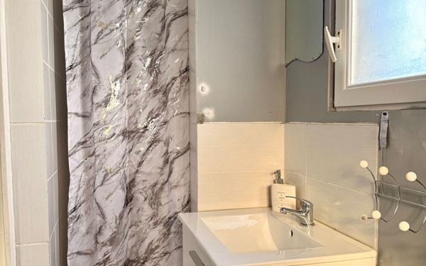 Maison à vendre    2 pièces •  Hirson