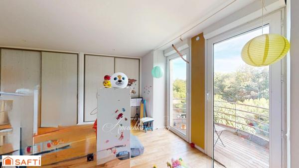 Maison familiale en pierres au cœur de Saint-Macaire