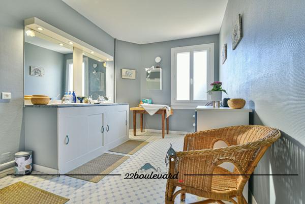 Maison 8 pièces - 196 m²