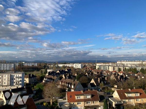 Appartement à vendre à Troyes (10000), Aube. 68 Rue Jean Berthelin à Troyes. Dans résidence séc...
