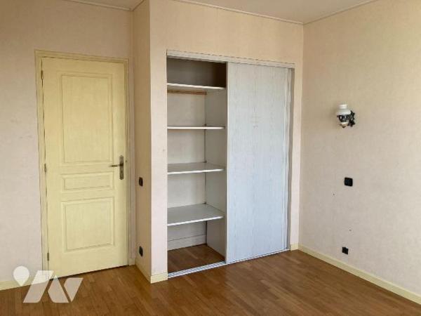 Appartement à vendre à Troyes (10000), Aube. 68 Rue Jean Berthelin à Troyes. Dans résidence séc...