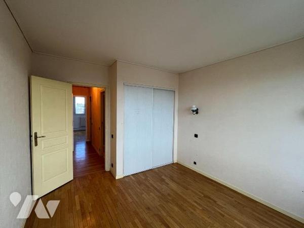 Appartement à vendre à Troyes (10000), Aube. 68 Rue Jean Berthelin à Troyes. Dans résidence séc...