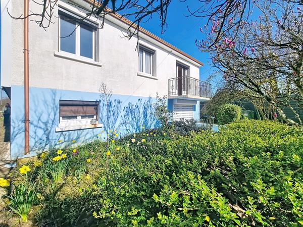 MAISON A RENOVER - NOTRE DAME D'OE - 106 M² - 5 PIECES - 2 CHAMBRES - JARDIN ET GARAGE