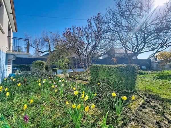 MAISON A RENOVER - NOTRE DAME D'OE - 106 M² - 5 PIECES - 2 CHAMBRES - JARDIN ET GARAGE