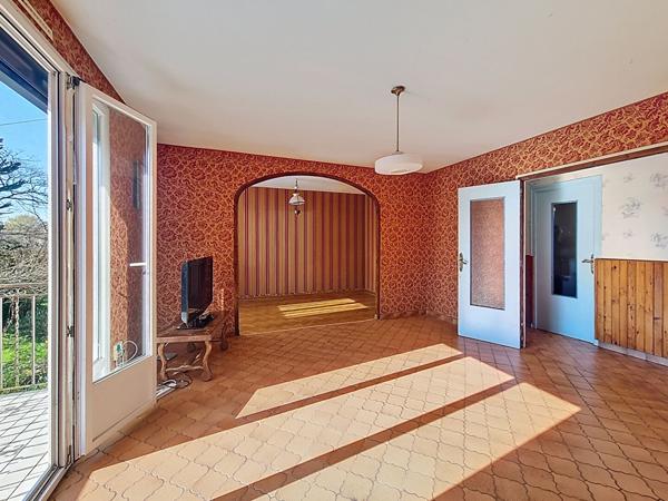 MAISON A RENOVER - NOTRE DAME D'OE - 106 M² - 5 PIECES - 2 CHAMBRES - JARDIN ET GARAGE