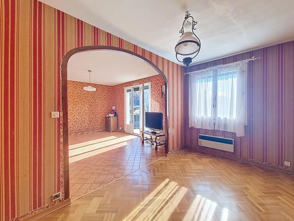 MAISON A RENOVER - NOTRE DAME D'OE - 106 M² - 5 PIECES - 2 CHAMBRES - JARDIN ET GARAGE