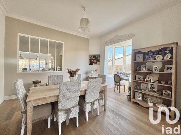 Maison à vendre 5 pièces 212 m² Saint-Médard-en-Jalles