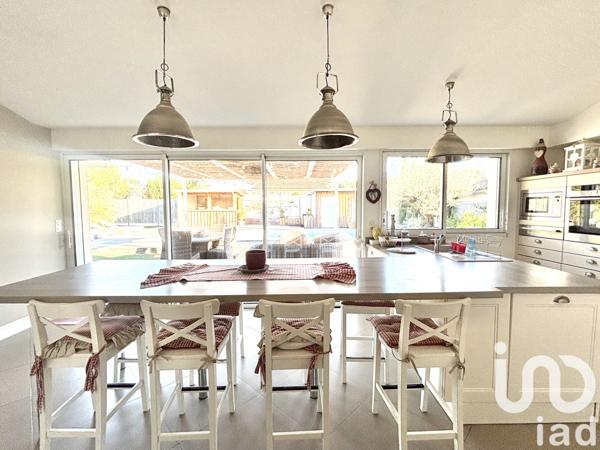 Maison à vendre 5 pièces 212 m² Saint-Médard-en-Jalles