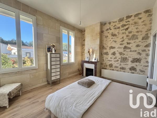 Maison à vendre 5 pièces 212 m² Saint-Médard-en-Jalles