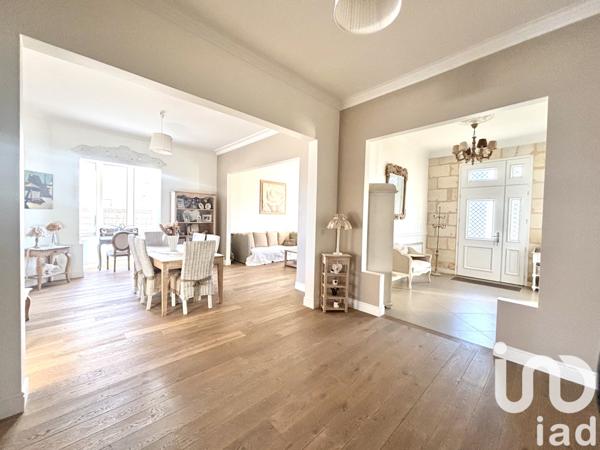 Maison à vendre 5 pièces 212 m² Saint-Médard-en-Jalles