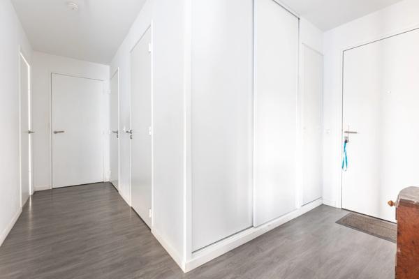 Appartement à vendre SEVRAN- T2 avec balcon et place de parking