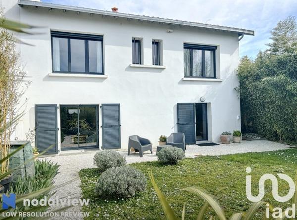 Maison 5 pièces de 111 m² à La Rochelle (17000)