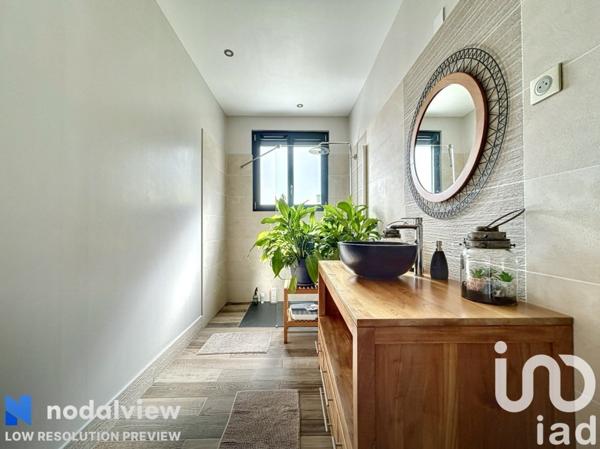 Maison 5 pièces de 111 m² à La Rochelle (17000)