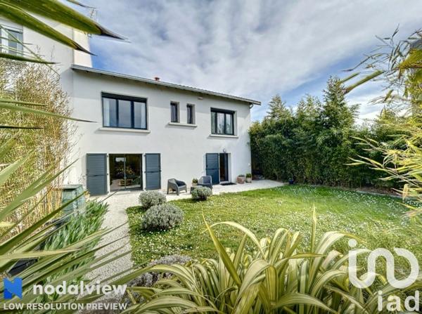 Maison 5 pièces de 111 m² à La Rochelle (17000)