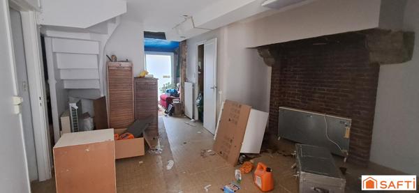 maison de ville à rénover avec cour fermée