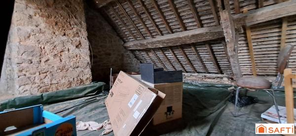 maison de ville à rénover avec cour fermée