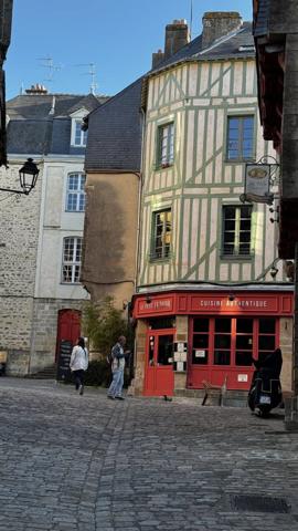 VANNES CENTRE HISTORIQUE - MAISON DE VILLE
