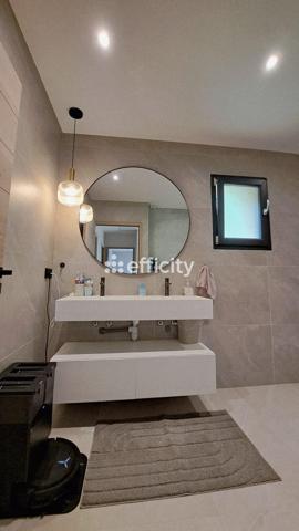 Maison
         5 pièces
        - 190 m² 827 000 € *