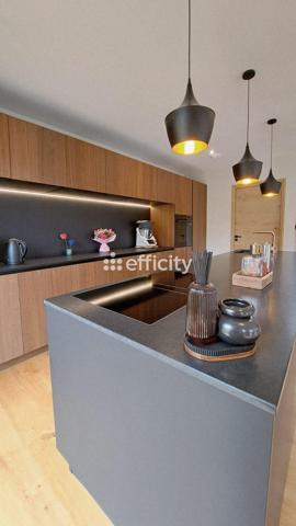 Maison
         5 pièces
        - 190 m² 827 000 € *
