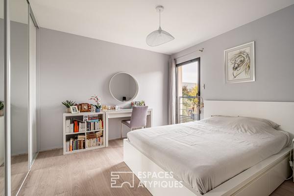 Villa contemporaine sans vis-à-vis avec jardin paysagé et piscine