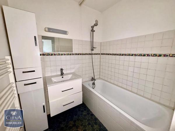 Appartement à louer 4 pièces 76.37m² Seyssins (38180)