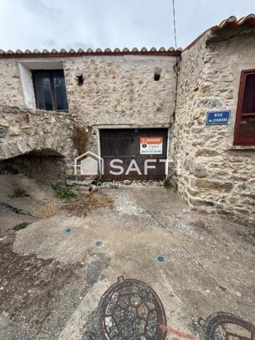 Grange toit refait  assainissement électricité  et eau