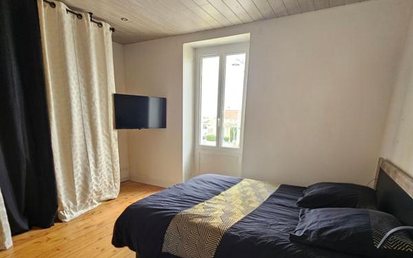 Maison à vendre    3 pièces •  Tonnay-Charente