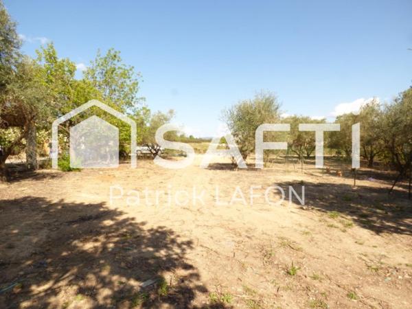 Terrain constructible viabilisé de 458 m²