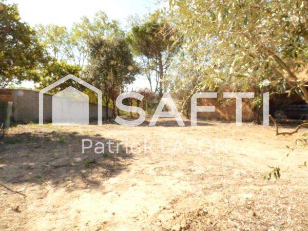 Terrain constructible viabilisé de 458 m²
