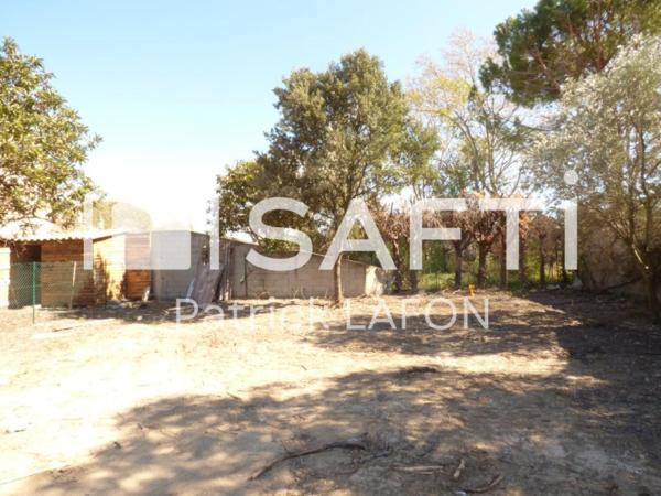 Terrain constructible viabilisé de 458 m²