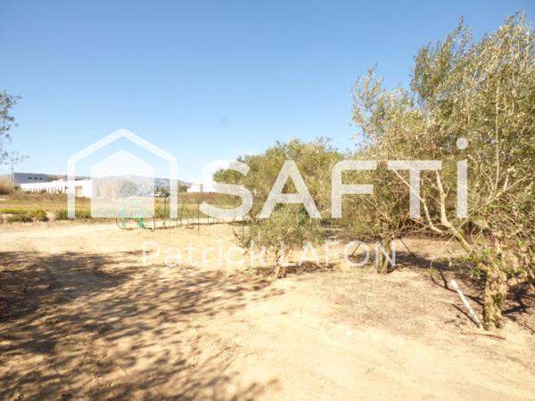 Terrain constructible viabilisé de 458 m²