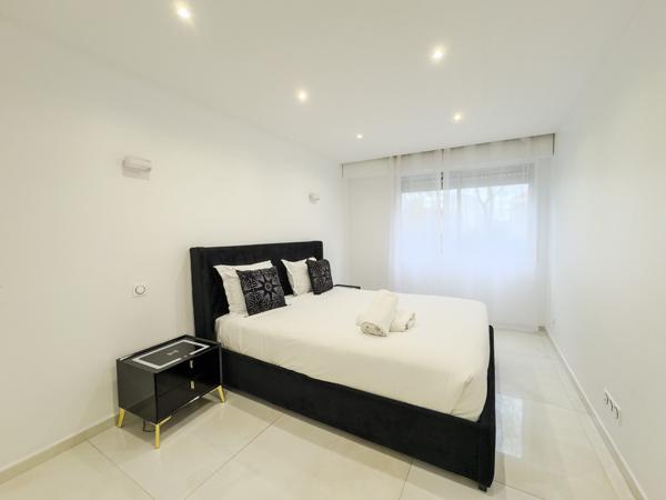 Courbevoie -Bécon-les-Bruyères – Grand 6 pièces